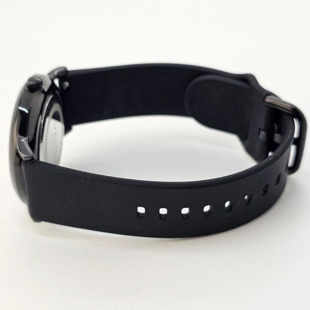 Men's Watch‎ Easy Read Black Dial 38MM Black Case Plastic Bands New Battery